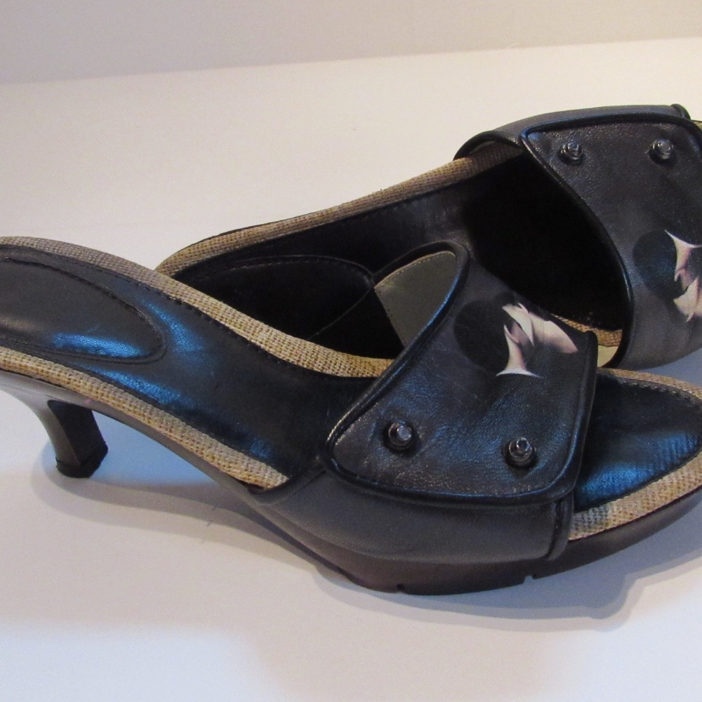 Italian Mules Man & Woman Kissing Must See 7.5 m